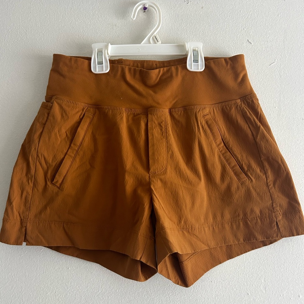 Athleta Trekkie North Mid Rise Shorts